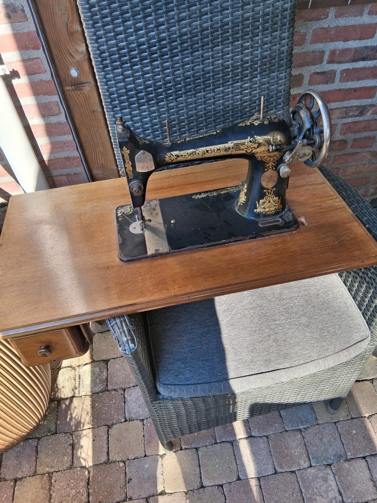 Antieke Singer Naaimachine met Houten Tafel, Ophalen