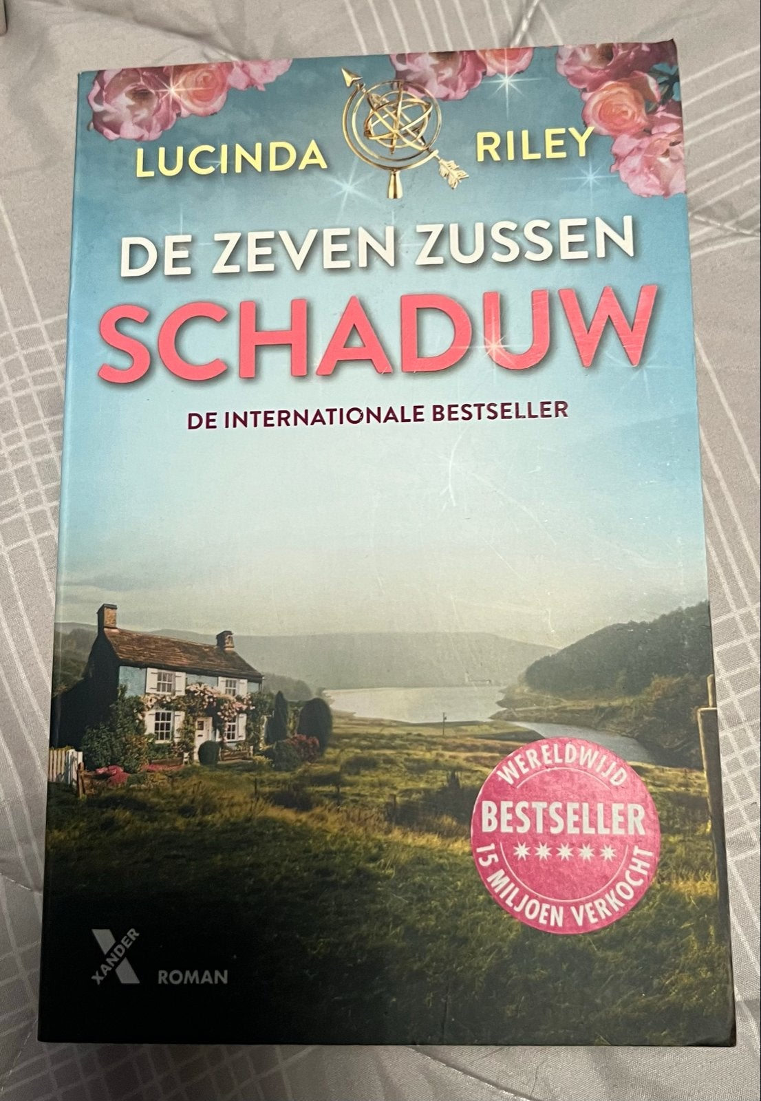 De Zeven Zussen - Schaduw door Lucinda Riley, Boeken, Romans, Ophalen of Verzenden, Zo goed als nieuw, Nederland