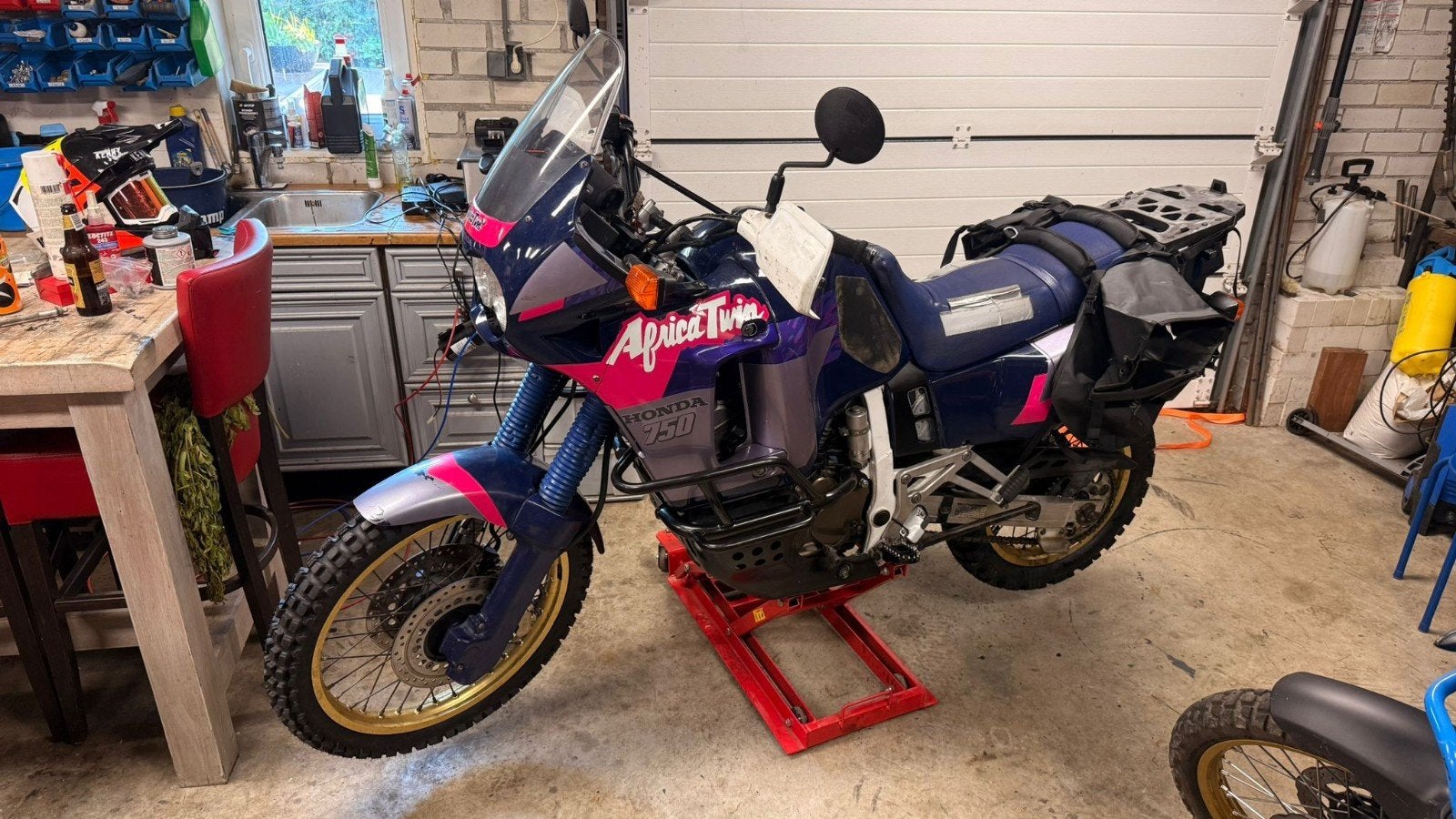 GEZOCHT: Kuipdelen paars voor Honda Africa Twin XRV 750 rd04, Motoren, Ophalen of Verzenden, Gebruikt