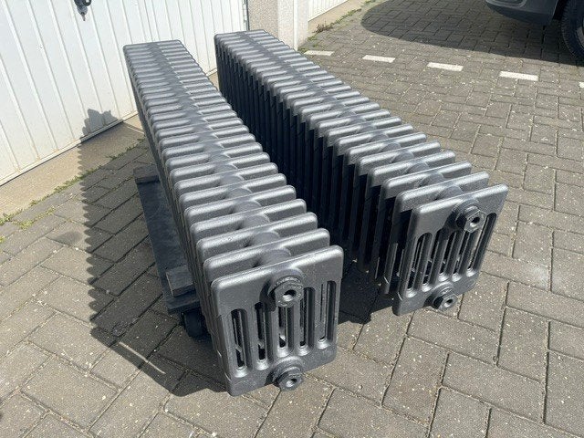Gietijzeren radiator antraciet 36 cm hoog (2 stuks)., Ophalen, 30 tot 80 cm, Gebruikt, Radiator