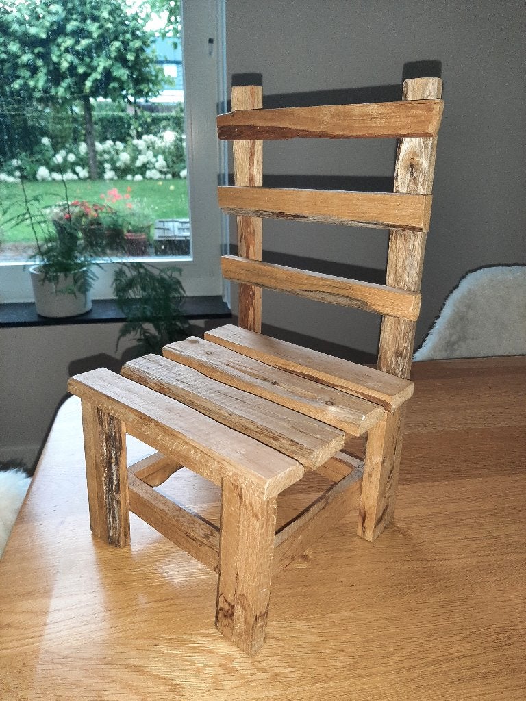 Houten kinderstoeltje voor de kinderkamer, spelen, decoratie, Ophalen of Verzenden, Zo goed als nieuw