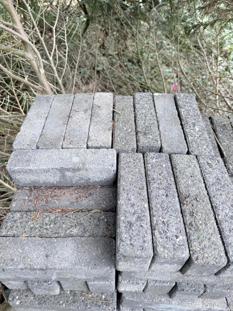 Klinkers waaltjes blauw / grijs. Ca 1300 gratis af te halen., Tuin en Terras, Tegels en Klinkers, Ophalen, Gebruikt, Klinkers