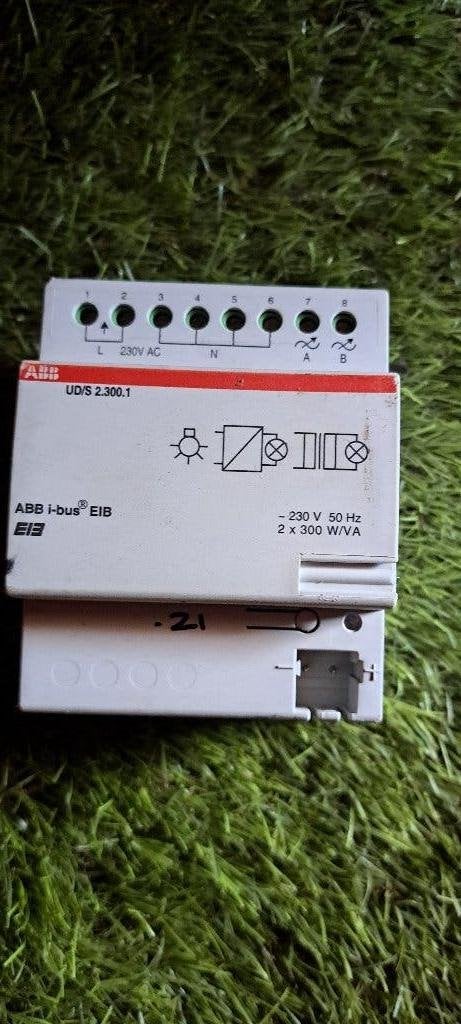 ABB UD/S 2.300.1 i-bus EIB Dimmer Actuator, Ophalen of Verzenden, Zo goed als nieuw