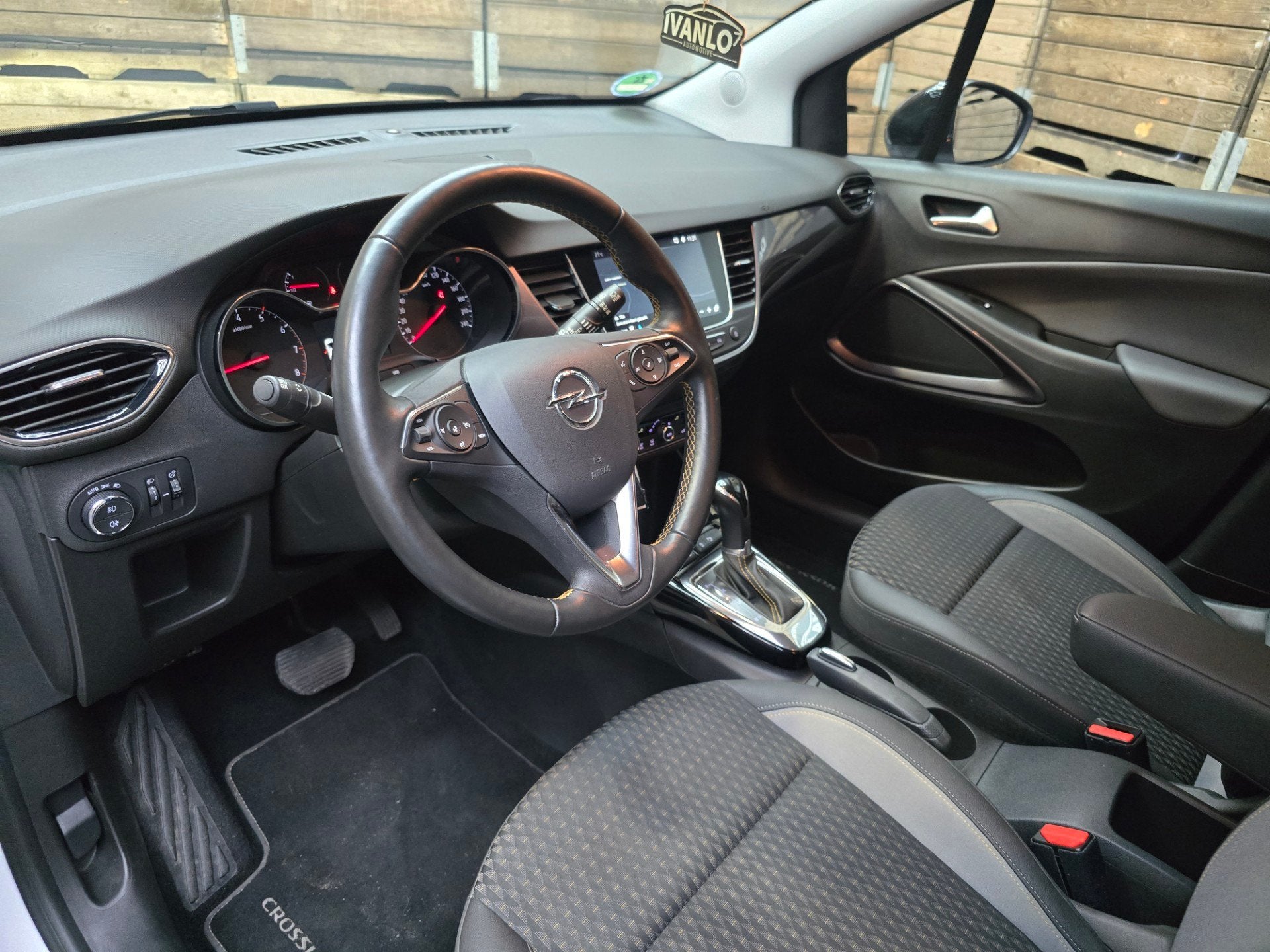 Opel Crossland X 1.2 Turbo Innovation PDC Navi Clima Cruise, Auto's, Opel, Dealer onderhouden, 1199 cc, Wit, Bedrijf