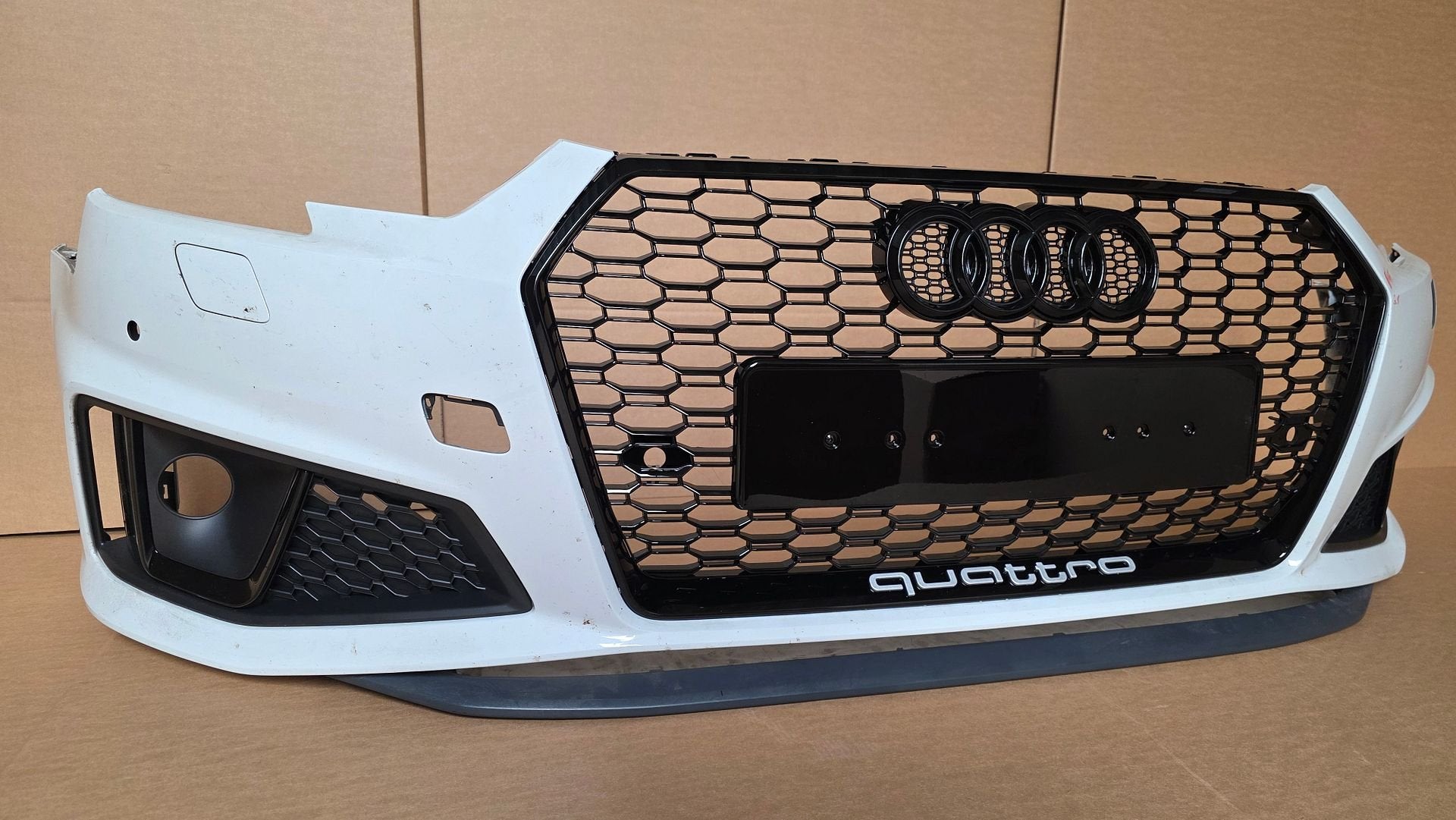 Voorbumper Audi A4 B9 8W S-Line Competition Plus 8W0807437AB, Auto-onderdelen, Gebruikt, -, Voor, Ophalen of Verzenden