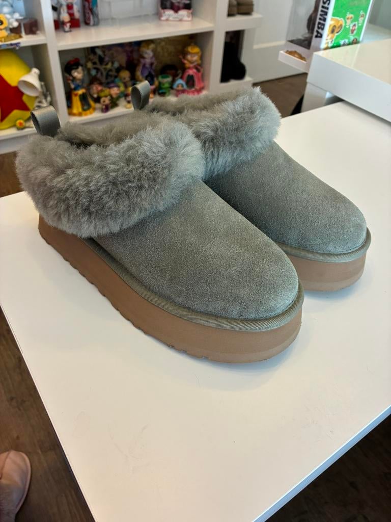 Ugg tazzelle moss green 39, Kleding | Dames, Schoenen, Instappers, Nieuw, Ophalen of Verzenden, Groen