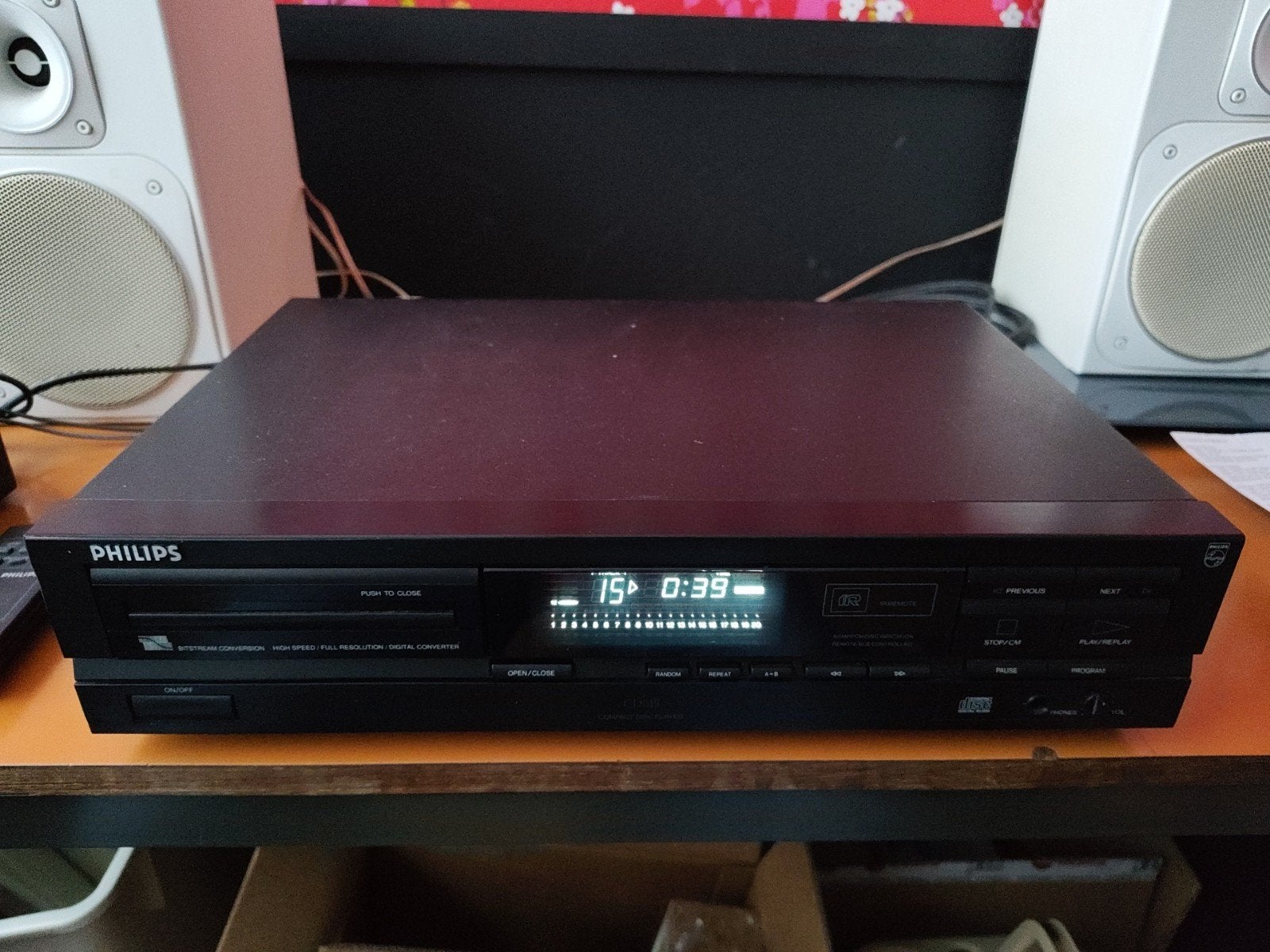 Philips CD615 Compact Disc Player - Lichte lakbeschadigingen, Audio, Tv en Foto, Cd-spelers, Gebruikt, Philips, Ophalen of Verzenden