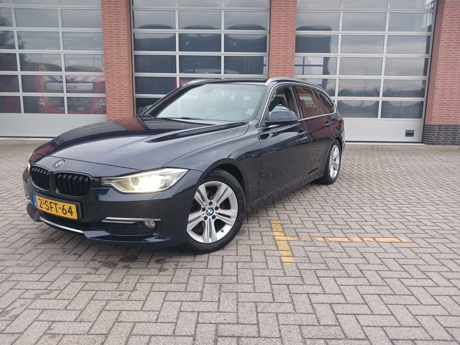 BMW 3-Serie 2.0 320D EDE Touring 2013 Blauw, Auto's, Achterwielaandrijving, 1995 cc, Zwart, 4 cilinders