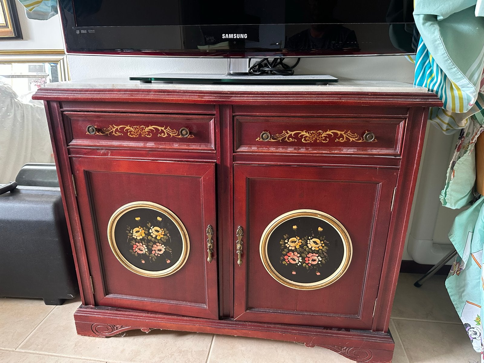 Antiek dressoir met marmeren blad en bloemmotieven, Ophalen