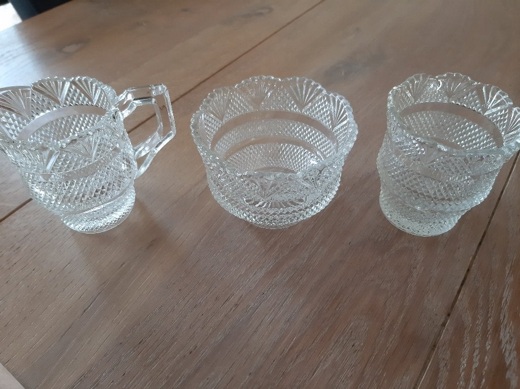 Setje suikerpot lepelvaasje en melkkanetje, Ophalen of Verzenden
