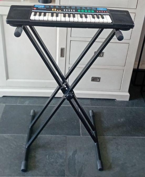 Keyboard / Piano, 61 toetsen, Zo goed als nieuw, Met standaard, Ophalen
