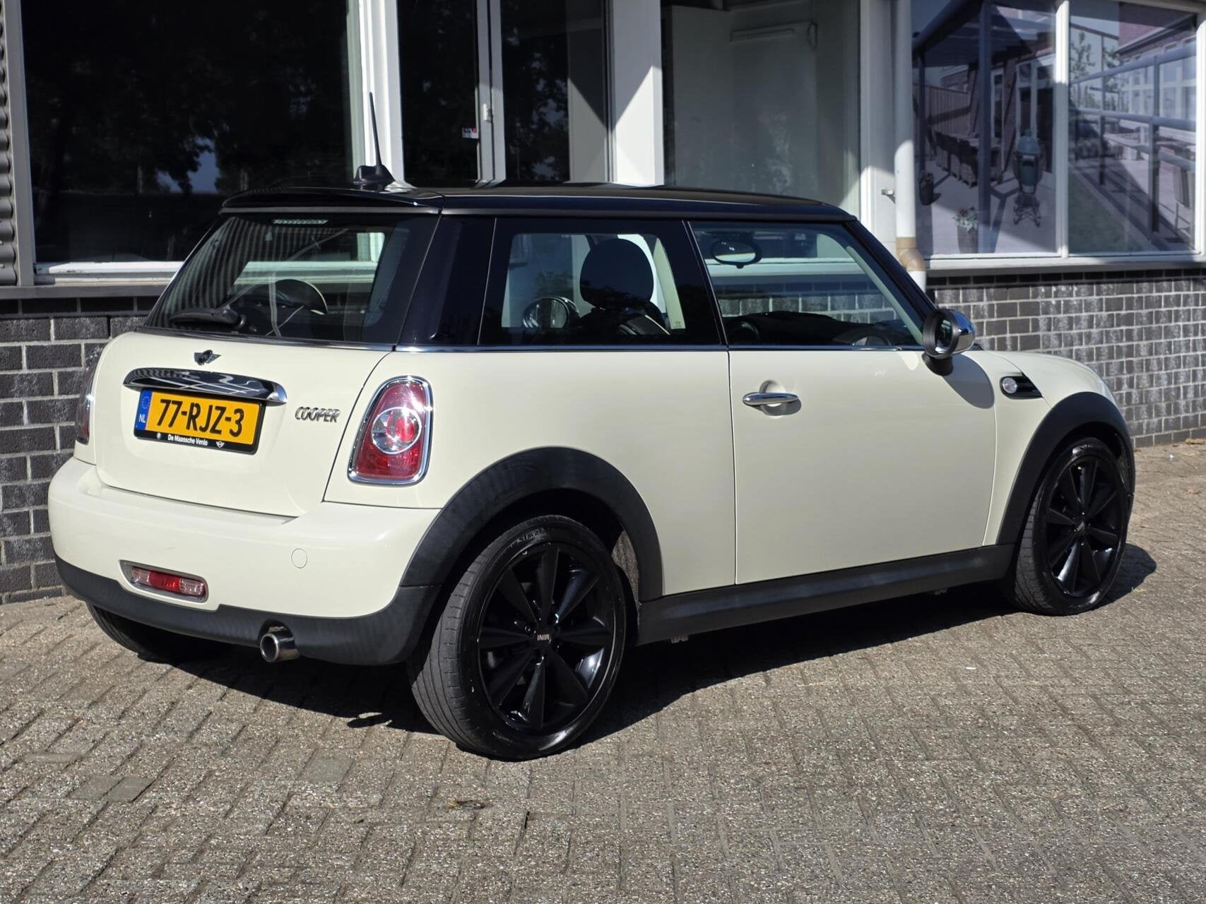 Mini Cooper Chili 1.6 10 Years II | NAP | Climate & Cruise C, Voorwielaandrijving, Euro 5, Start-stop-systeem, 4 cilinders