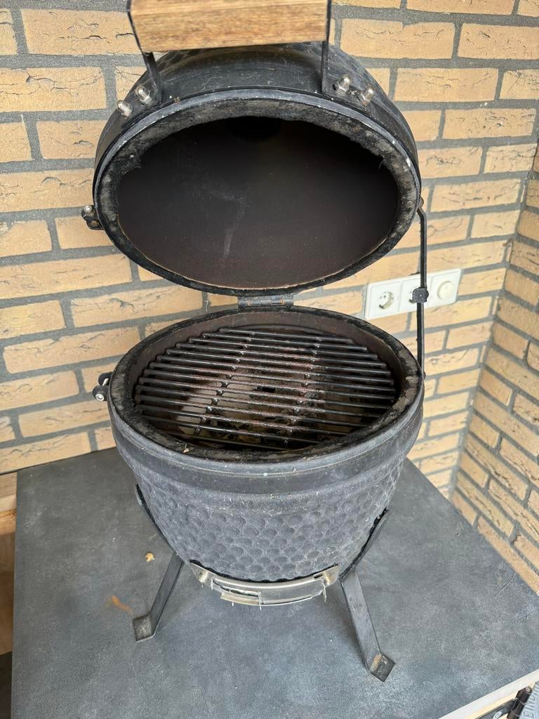 Mini Kamado BBQ met hoes - moet schoongemaakt worden, Ophalen, Gebruikt