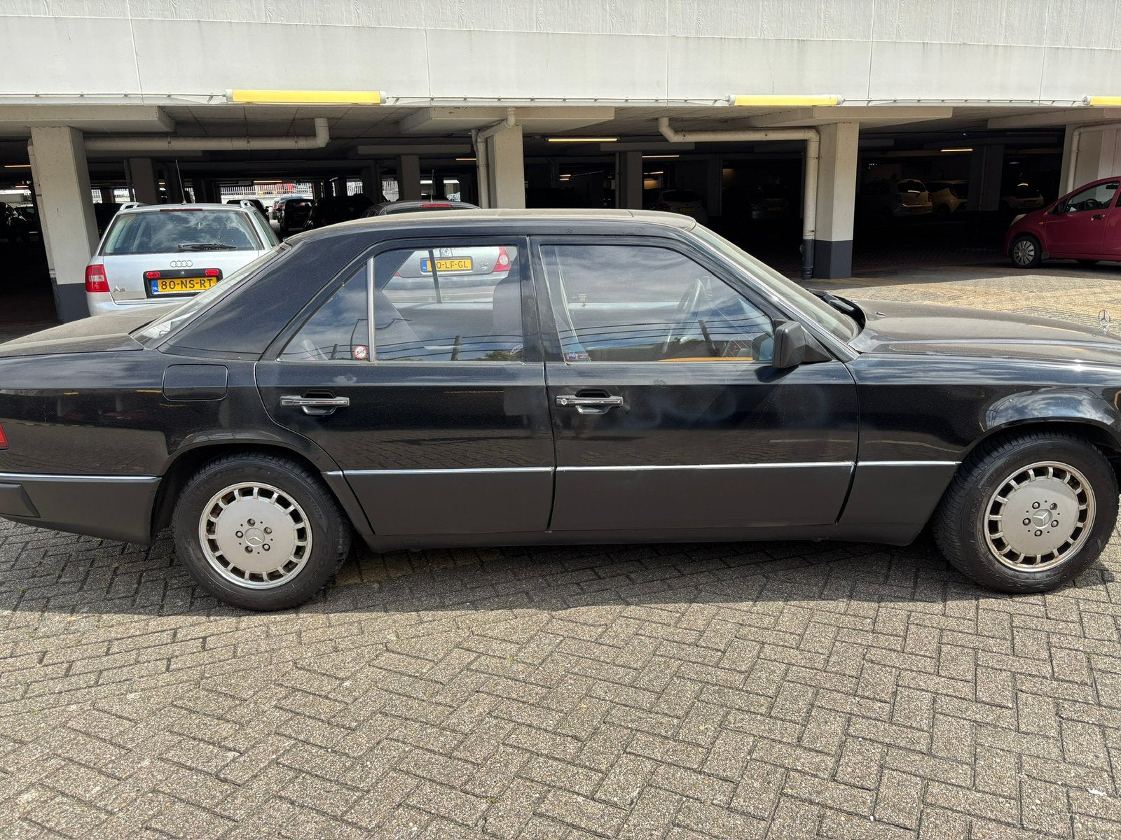 Mercedes-Benz 200-Serie 2.6 260 E U9 1991 Zwart, 2597 cc, 160 pk, Automatische klimaatregeling, Zwart