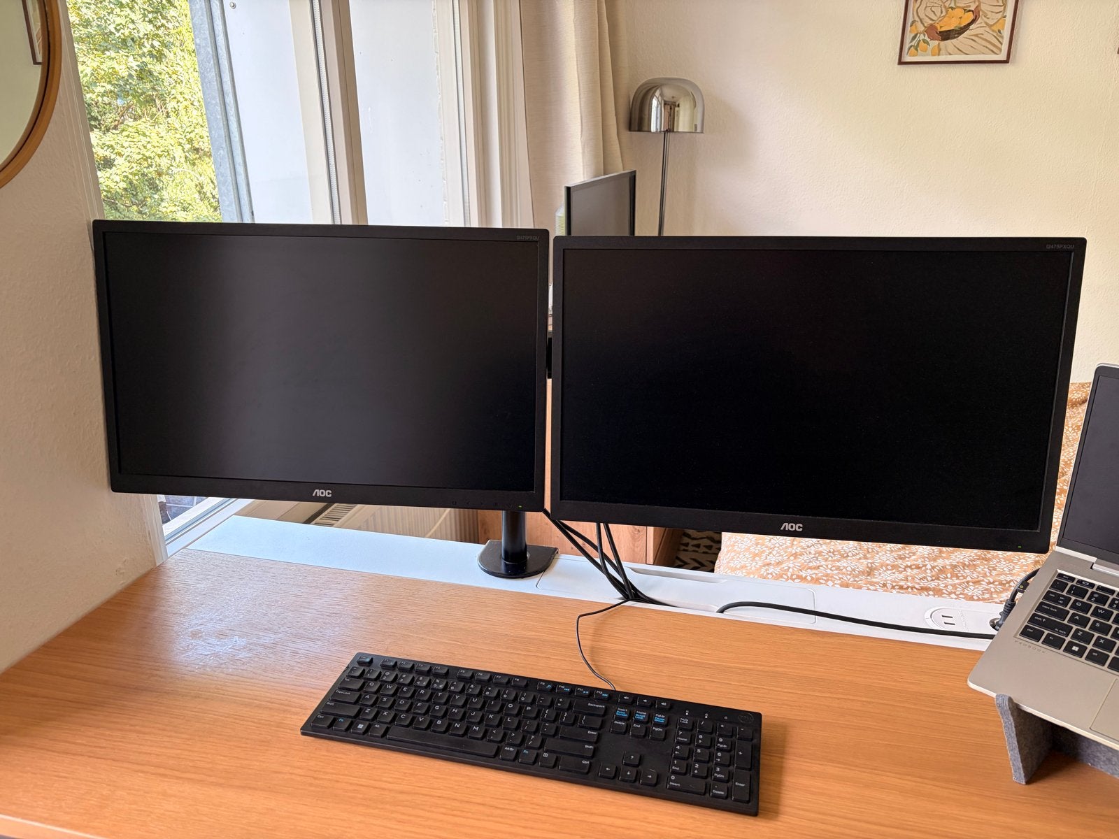 AOC I2475PXQU monitoren (2 stuks) met monitorarm, Computers en Software, Monitoren, Ophalen, IPS, In hoogte verstelbaar, Full HD