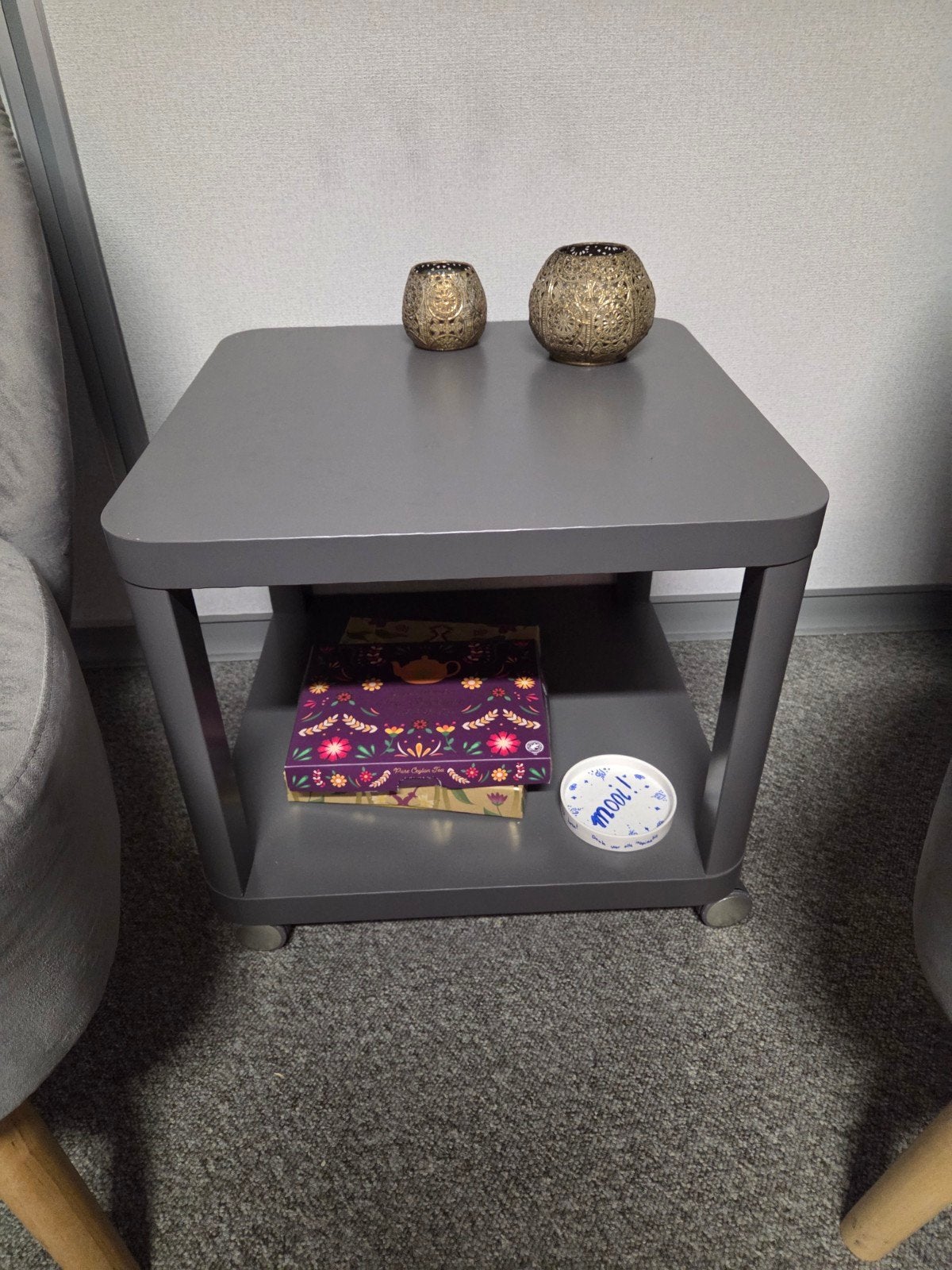 Handige roltafel 50x50 cm - Grijs bijzettafeltje op wielen, Minder dan 55 cm, Gebruikt, Vierkant, Hout