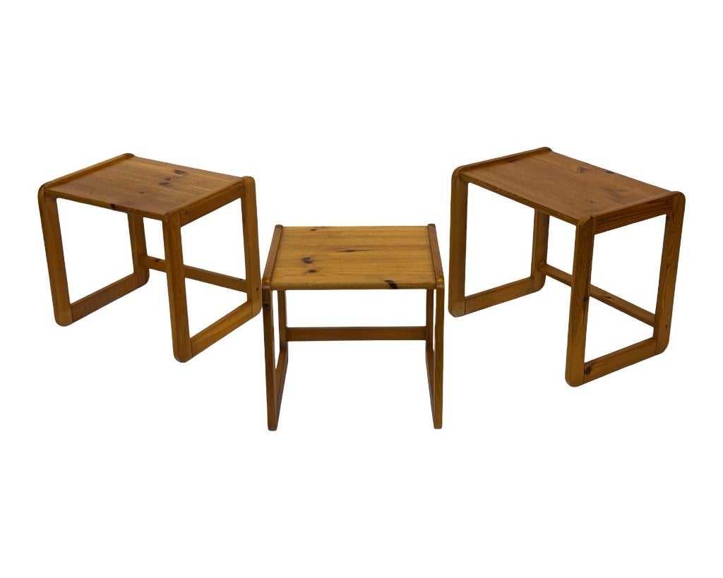 Vintage set van drie grenen bijzettafels nesting jaren 70, Minder dan 45 cm, Minder dan 55 cm, Gebruikt, Vintage