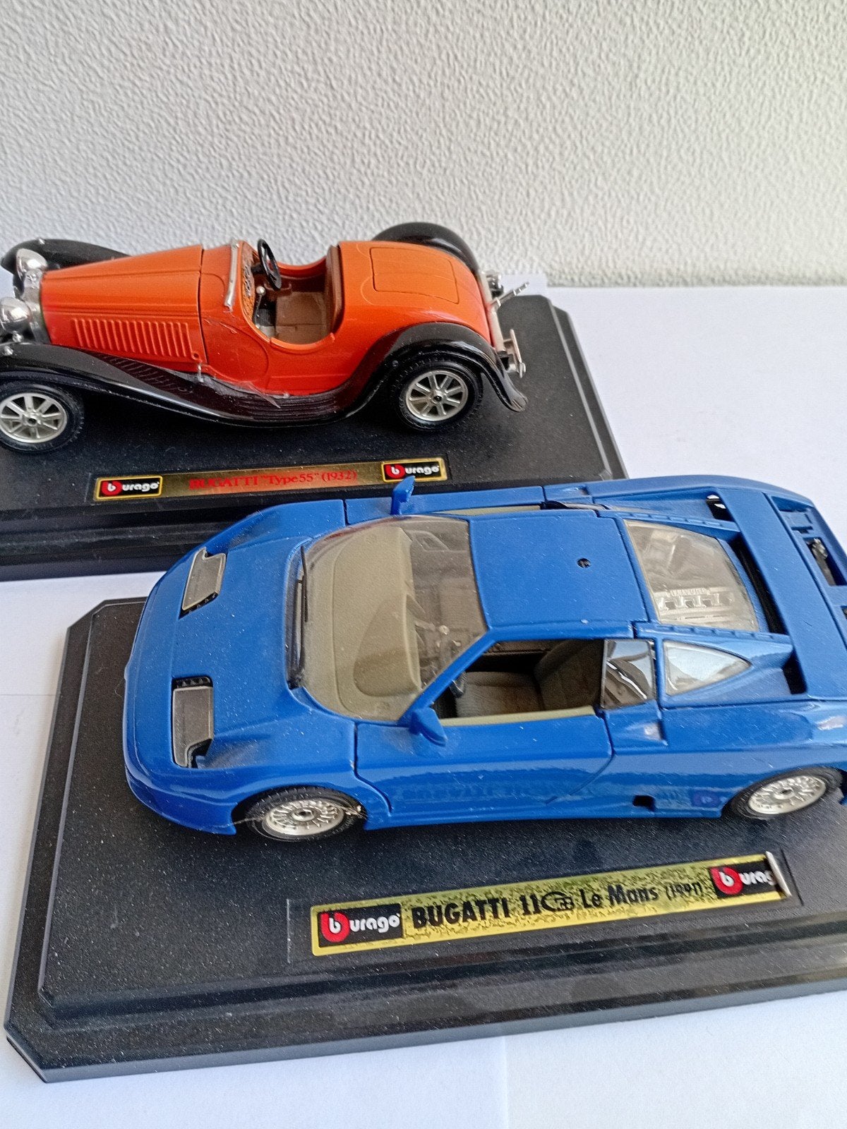 Burago Bugatti modelauto's: Type 55 (1932) & EB110 (1990), Overige merken, Gebruikt, Auto, 1:32 tot 1:50