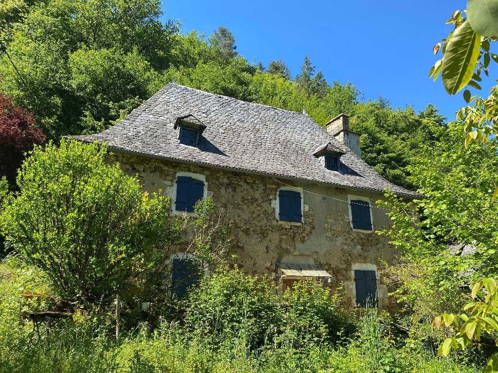 Stenen boerderij met schuur en 1,3 ha grond - Corrèze, Huizen en Kamers, Saint-Bonnet-Elvert, Frankrijk, Woonhuis, 107 m²