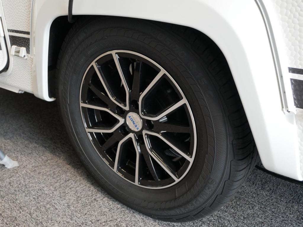 Fendt Tendenza 465 SFB GRATIS MOVER EN LUIFEL, Caravans en Kamperen, Caravans, Niet ingevuld, Rondzit, Bedrijf, Niet ingevuld