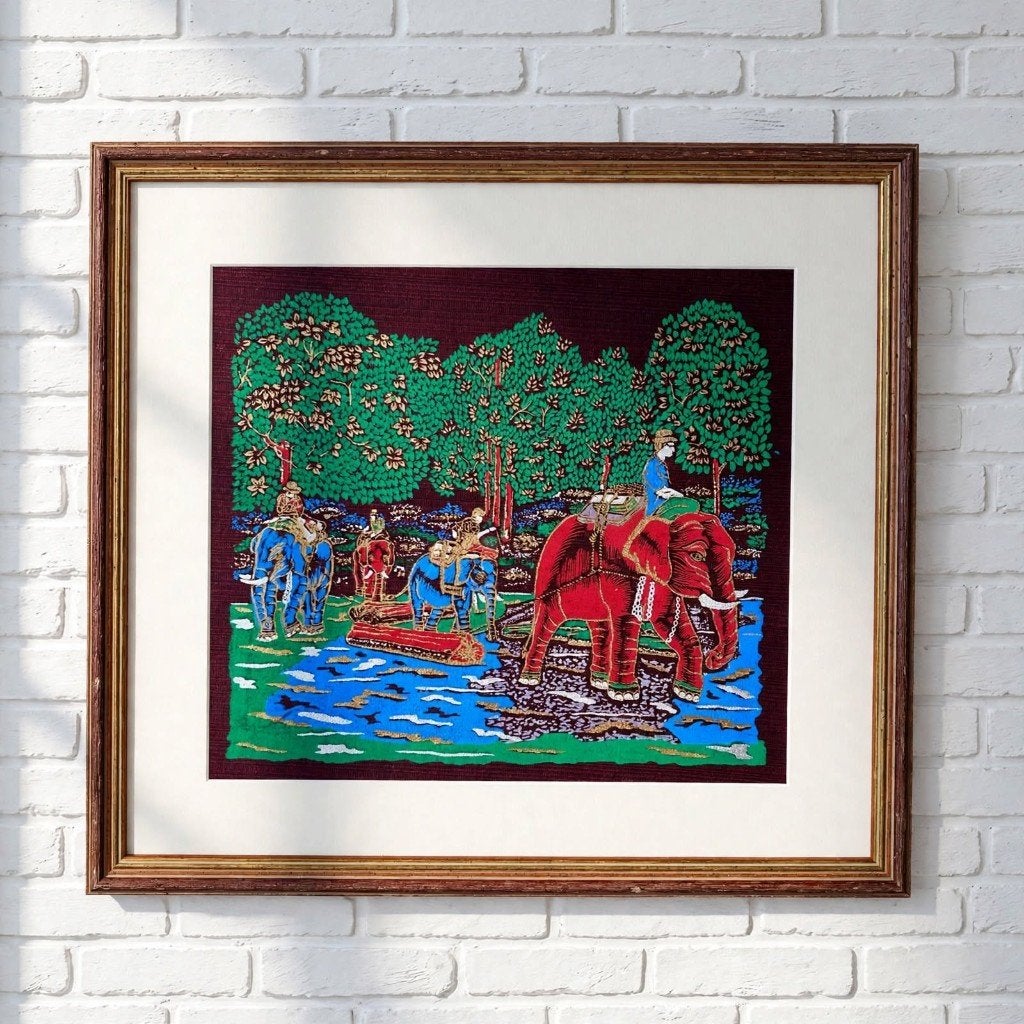 Vintage Thai Silk Olifanten Kunst - Ingelijst 40x37 Jaren 70, Minder dan 50 cm, Gebruikt, Ophalen of Verzenden, Schilderij
