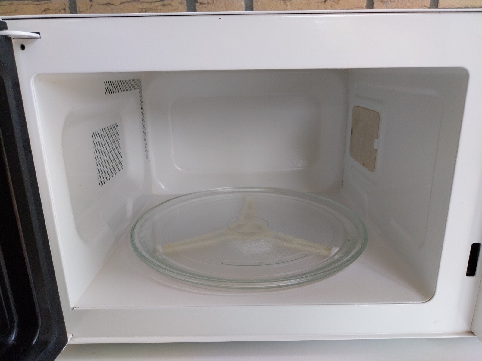 Sharp Magnetron 800W met 30 minuten klok - Schoon en klaar, Ophalen, Draaiplateau, Vrijstaand, Magnetron
