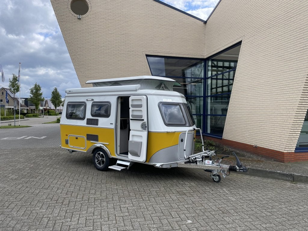 Eriba Touring 430 Nugget gold edition, Caravans en Kamperen, 4 tot 5 meter, Eriba, Schokbreker, Dwarsbed