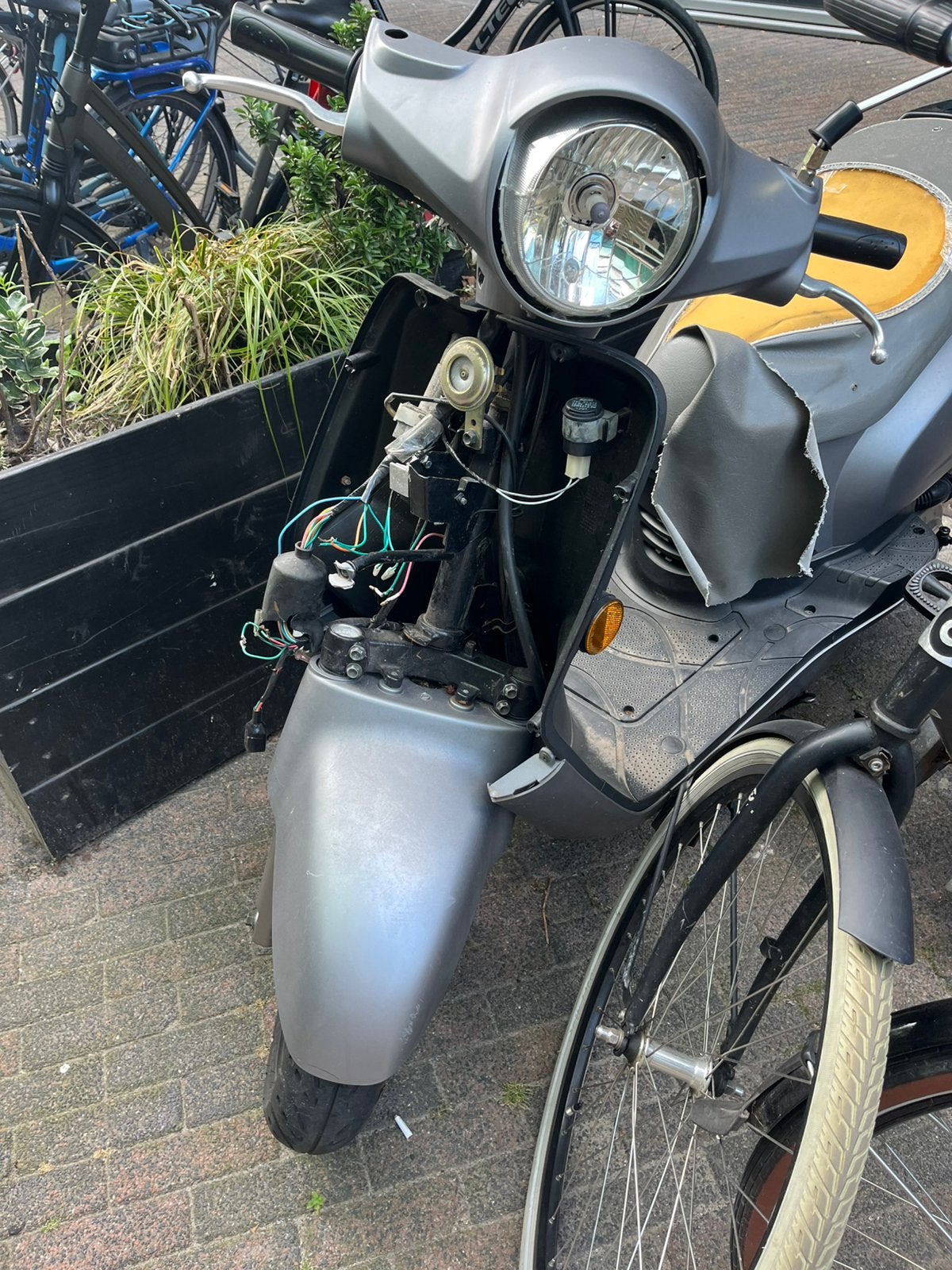 2012 sym fiddle voor onderdelen, Fietsen en Brommers, Scooters | SYM, Ophalen, Gebruikt, Benzine, Fiddle