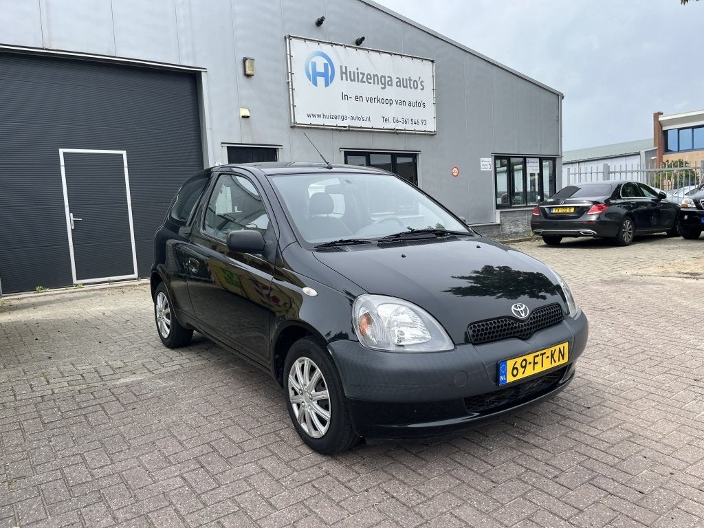 Toyota Yaris 1.0-16V VVT-i Terra| MET NIEUWE APK! (bj 2000), Auto's, Voorwielaandrijving, Stof, Zwart, Origineel Nederlands