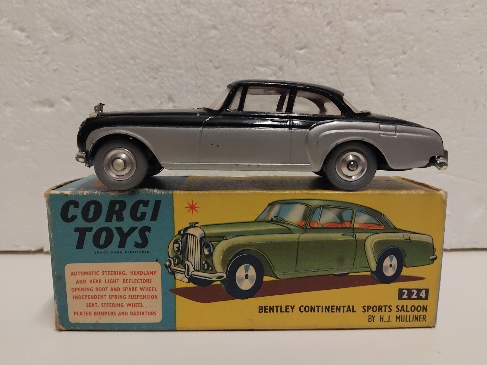 Corgi Toys #224 Bentley Continental Sport Saloon Mulliner, Hobby en Vrije tijd, Ophalen of Verzenden, Zo goed als nieuw, Auto