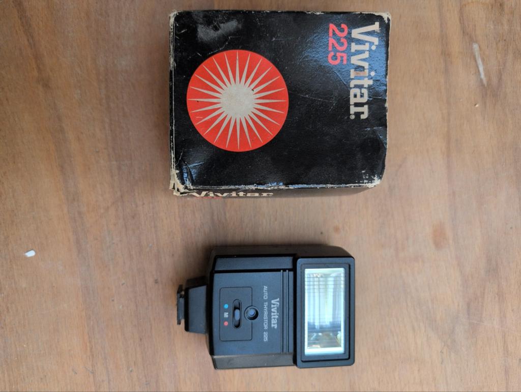 Vivitar 225 Auto Thyristor flitser met originele doos, Ophalen of Verzenden, Gebruikt, Overige merken