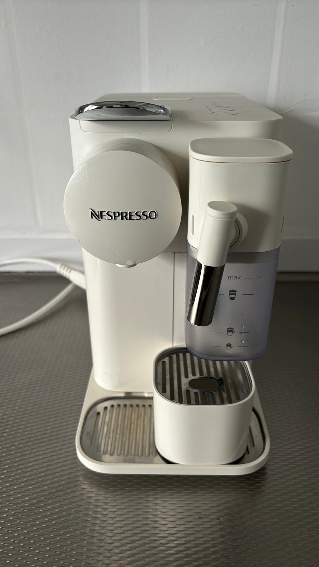 DeLonghi nespresso apparaat, Witgoed en Apparatuur, Koffiezetapparaten, Ophalen of Verzenden, Zo goed als nieuw, Espresso apparaat