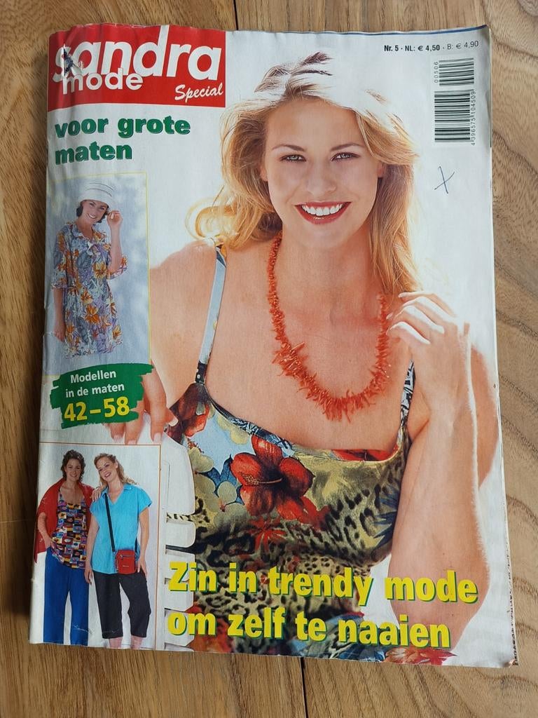 Sandra special 5 voor grote maten 42 - 58, Hobby en Vrije tijd, Kledingpatronen, Ophalen of Verzenden, Zo goed als nieuw, Vrouw