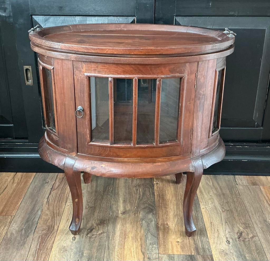 Antiek vitrinekastje met dienblad, Ophalen