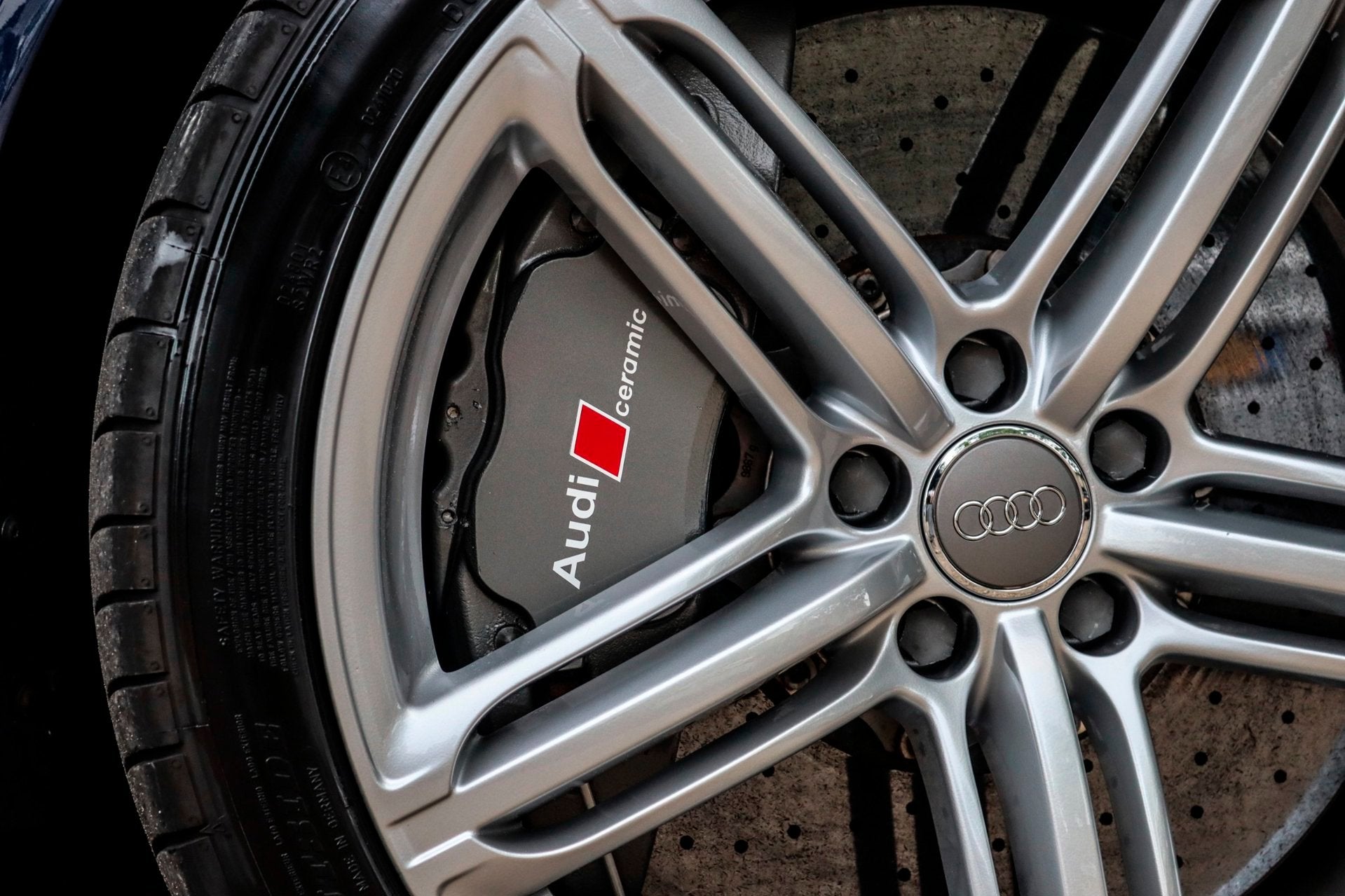 Audi RS6 Avant 5.0 TFSI KERAMISCH PANO PERFECT ONDERHOUDEN, Auto's, Automaat, Gebruikt, Zwart, Blauw