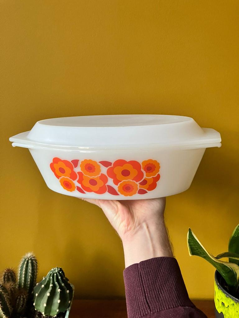 Vintage Arcopal 'Lotus' ovenschaal met deksel, Ophalen of Verzenden