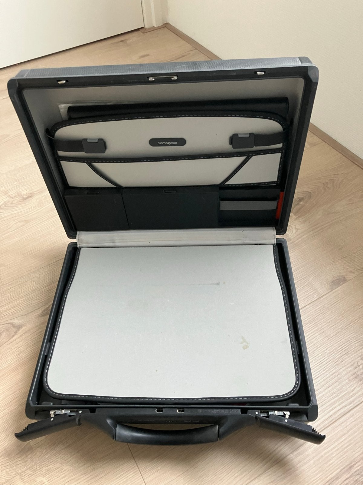 Samsonite attachékoffer Zwart, Ophalen, Gebruikt, 50 tot 60 cm, Hard kunststof