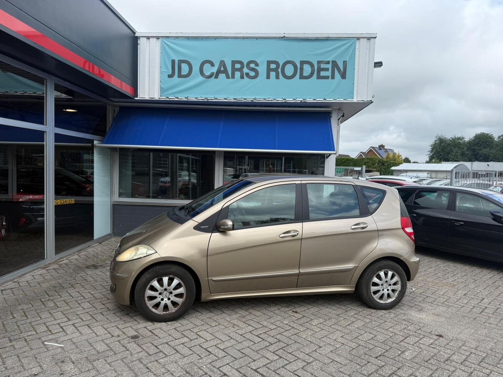 Mercedes A-klasse 170 Elegance, Gebruikt, 4 cilinders, 400 kg, Beige