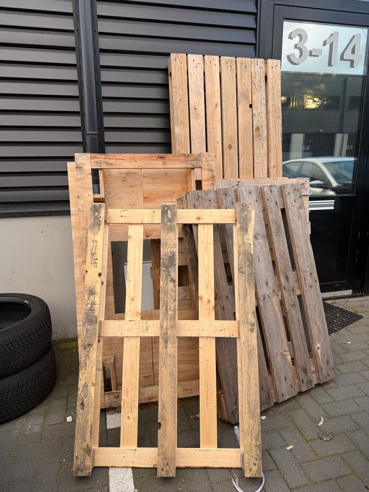 Diverse gebruikte pallets en houten planken, Doe-het-zelf en Verbouw, Ophalen, Gebruikt, 25 tot 50 mm, Grenen