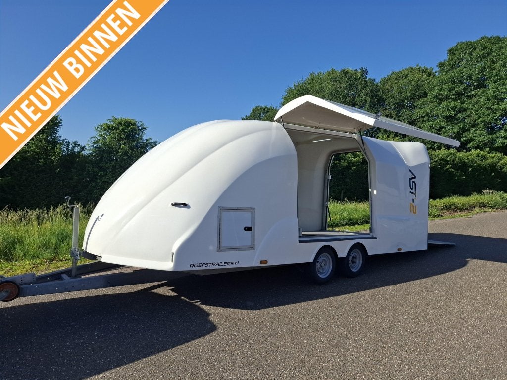 AST-2 3000kg gesloten polyester autotransporter, Nieuw