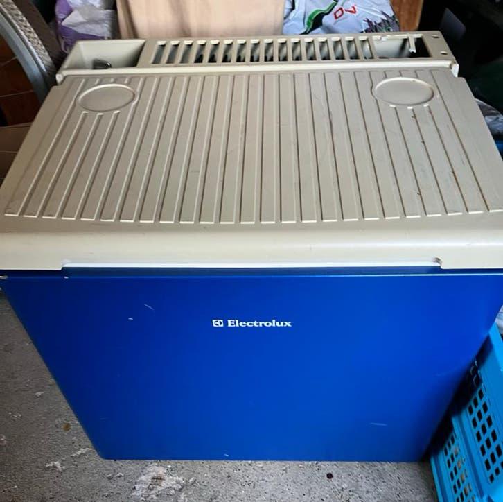 Electrolux Koelbox - 3-weg aansluiting (230V, 12V, Gas), Ophalen, Minder dan 85 cm, Minder dan 75 liter, 45 tot 60 cm