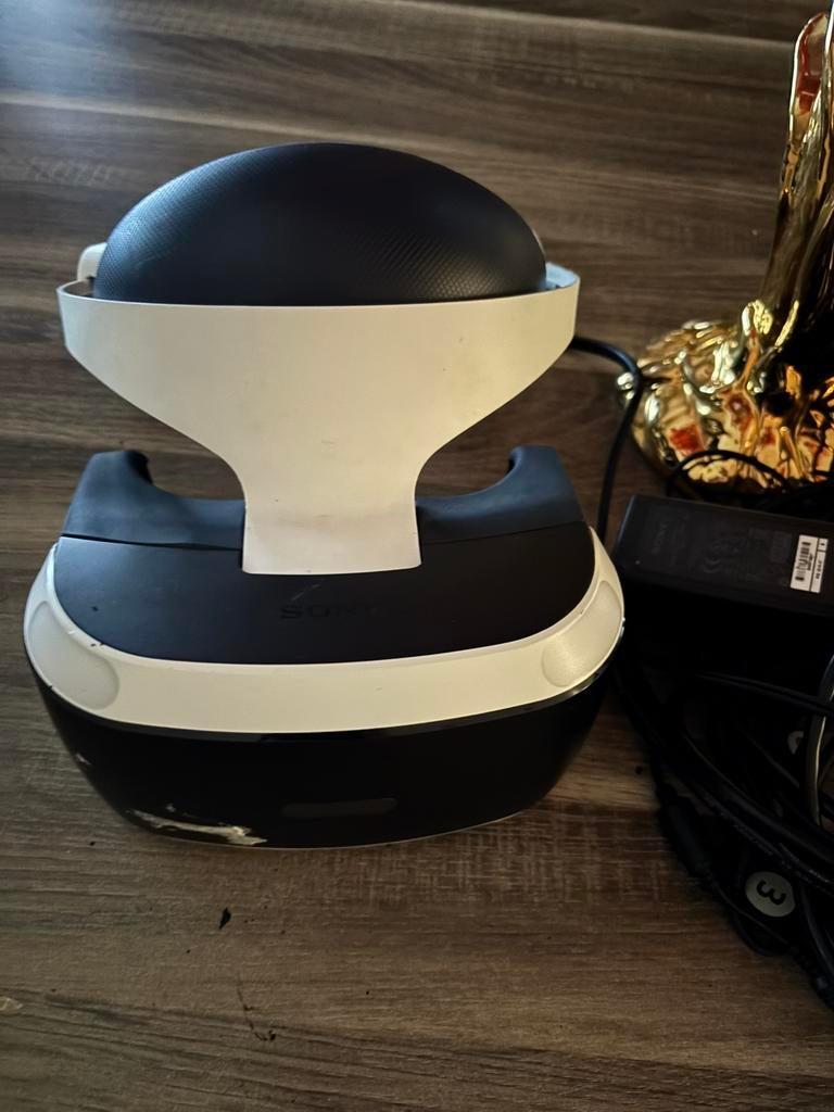 Playstation 4 bril nog nieuw kan je zeggen, Spelcomputers en Games, Virtual Reality, Ophalen, Zo goed als nieuw, Sony PlayStation