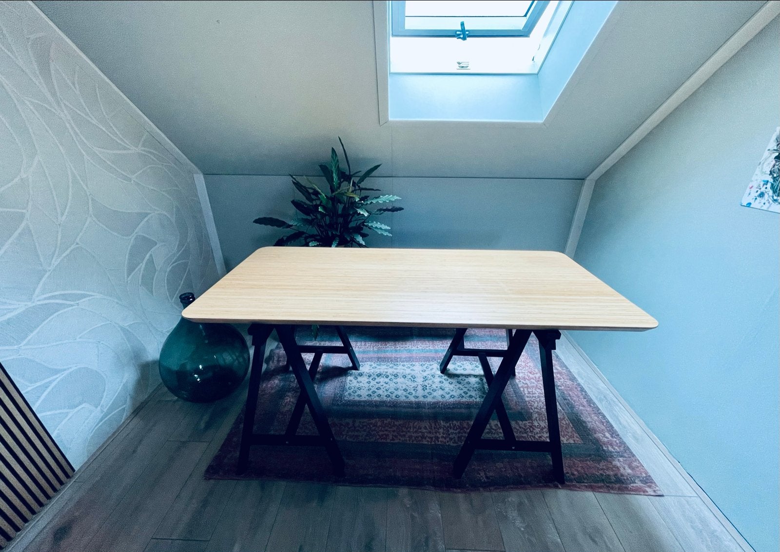 IKEA Oddvald schraagtafel met bamboe blad, Huis en Inrichting, Bureaus, Ophalen, Zo goed als nieuw