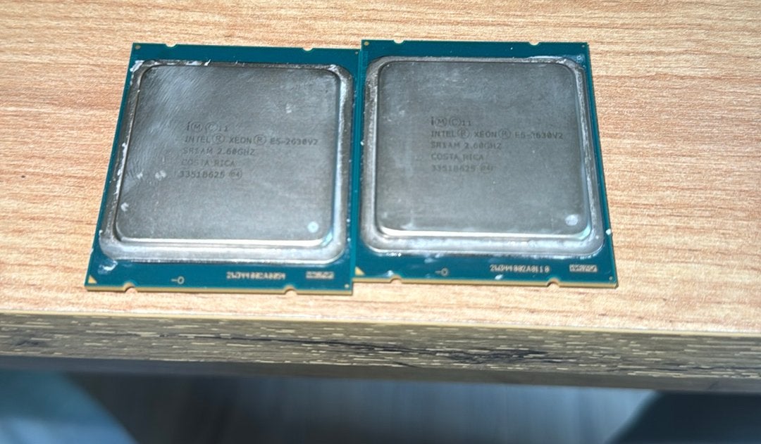 2x Intel Xeon E5-2630 v2 – 12 Cores / 24 Threads – LGA2011, Computers en Software, Processors, Ophalen of Verzenden, Zo goed als nieuw
