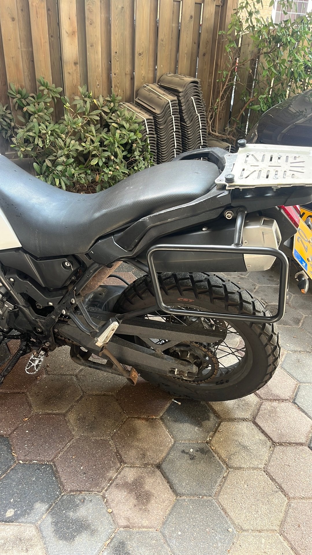 Gezocht uitlaat aftermarket yamaha xt660 z, Ophalen of Verzenden