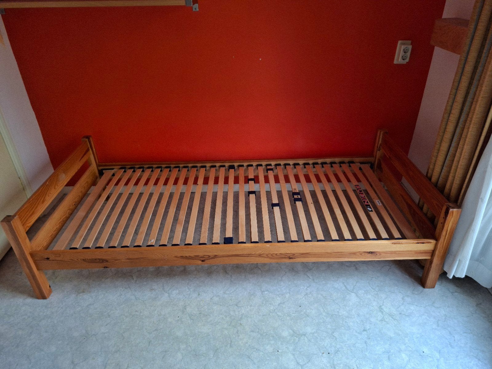 Houten bed 90x200 eenpersoons incl matras, Ophalen, 90 cm, Eenpersoons, Wit