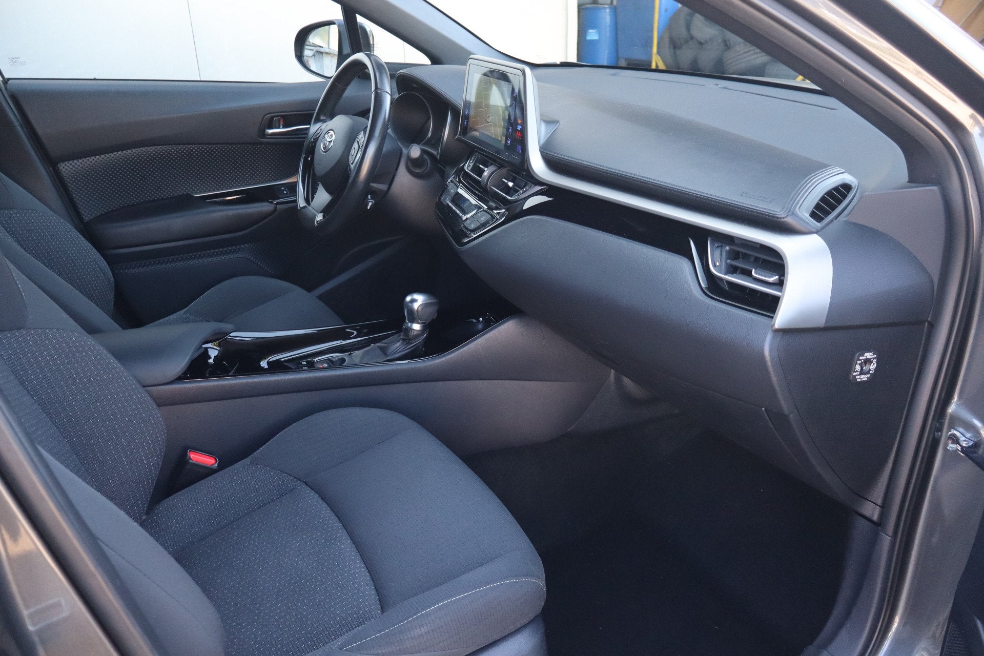 Toyota C-HR 1.8 Hybrid Dynamic - NL- Auto! Stoelverw I Camer, Stof, Euro 6, 4 cilinders, 122 pk