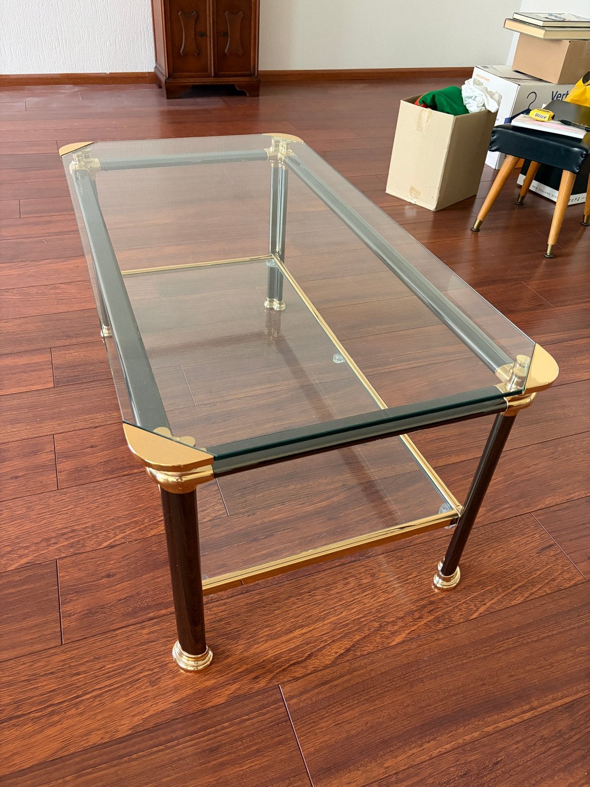 Elegant Glazen Salontafel - tafel met goude details, Ophalen, 50 – 75, Gebruikt, 50 tot 100 cm