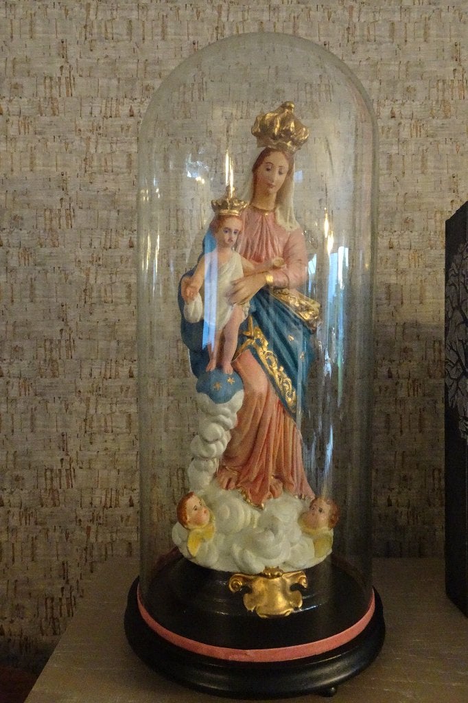 antiek gipsen Mariabeeld, onder mondgeblazen stolp, Ophalen