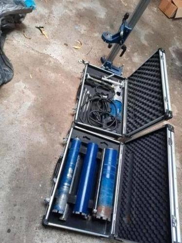 CARAT diamantboormachine A-2011 + statief en boren, Ophalen, 600 watt of meer, Zo goed als nieuw, Variabele snelheid